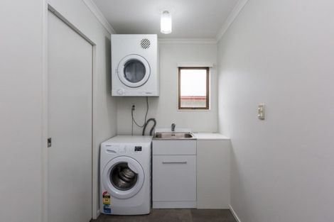 Photo of property in 24 Roslyn Road, Bluff Hill, Napier, 4110