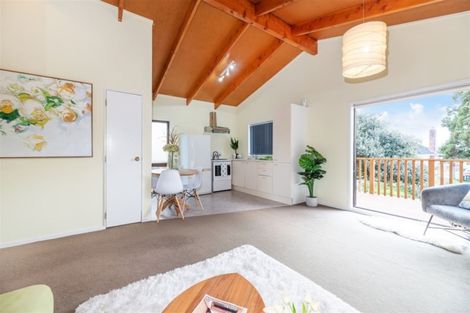 Photo of property in 2/179 Blockhouse Bay Road, Avondale, Auckland, 0600