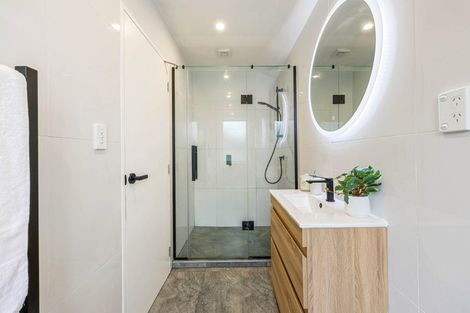 Photo of property in 25b Tudor Road, Henderson, Auckland, 0610