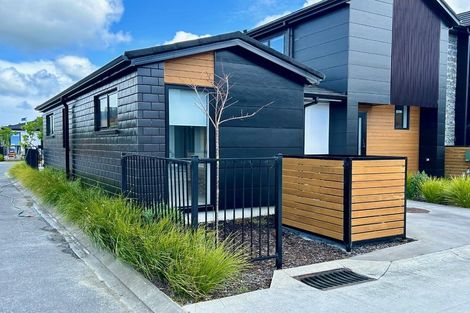 Photo of property in 2 Whakato Avenue, Kumeu, 0810