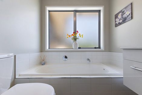 Photo of property in 38 Luxembourg Crescent, Halswell, Christchurch, 8025