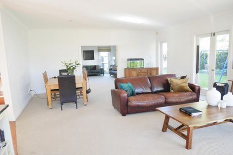 Photo of property in 74 Wai-iti Terrace, Bryndwr, Christchurch, 8052