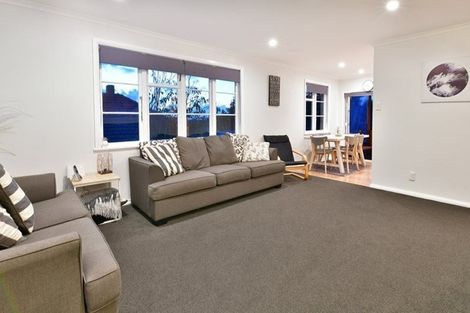 Photo of property in 32 Karaka Street, Helensville, 0800