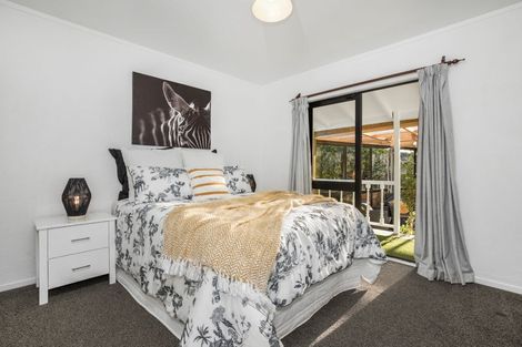 Photo of property in 13 Wallace Road, Ranui, Auckland, 0612