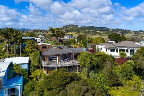 Photo of property in 4 Bay View Road, Raglan, 3225