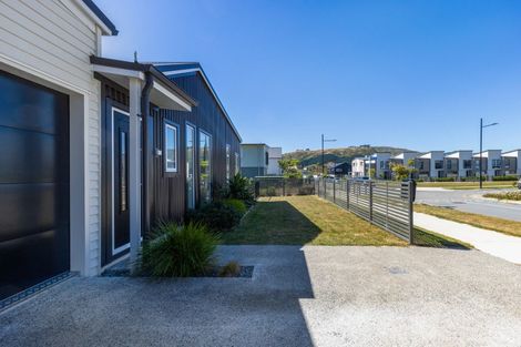 Photo of property in 30 Hokioi Drive, Kenepuru, Porirua, 5022