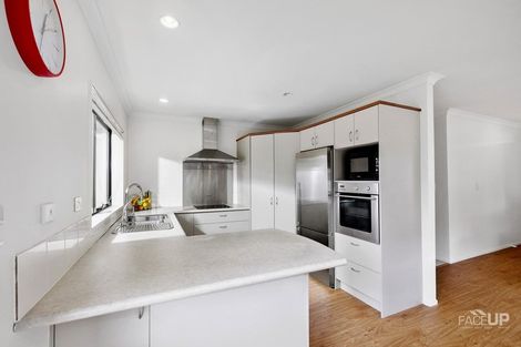 Photo of property in 6g Clearwater Cove, West Harbour, Auckland, 0618
