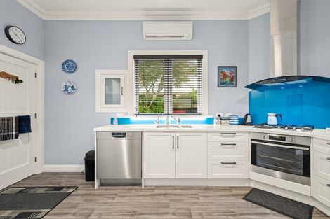 Photo of property in 241 Bay View Road, Saint Clair, Dunedin, 9012