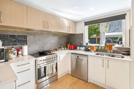 Photo of property in 11 Carow Street, Palmerston North, 4410