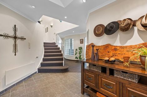 Photo of property in 22 Kinross Drive, Merrilands, New Plymouth, 4312