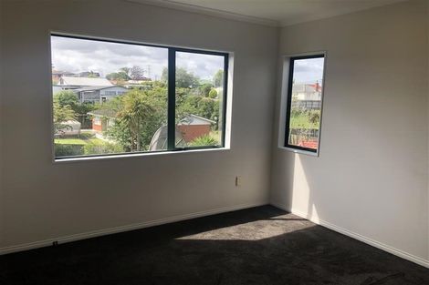 Photo of property in 2/479 Richardson Road, Mount Roskill, Auckland, 1041