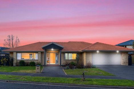 Photo of property in 8 Amoka Crescent, Parklands, Christchurch, 8083