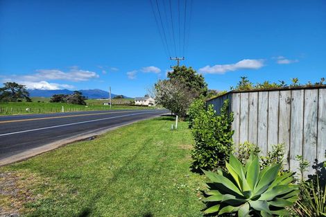Photo of property in 464 South Road, Omata, New Plymouth, 4374
