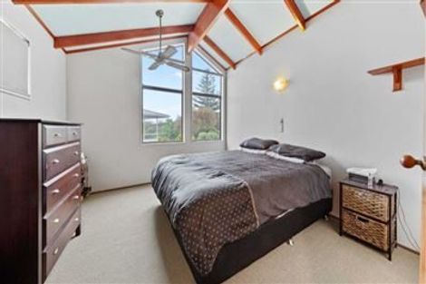 Photo of property in 5 Miramar Place, Pakuranga, Auckland, 2010