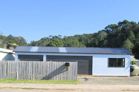 Photo of property in 2 Captain Cook Road, Cooks Beach, Whitianga, 3591