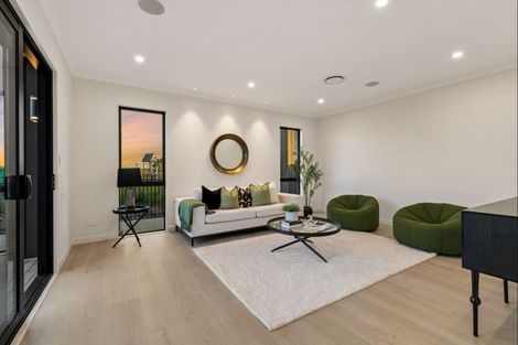 Photo of property in 32 Catalina Avenue, Rosehill, Papakura, 2113