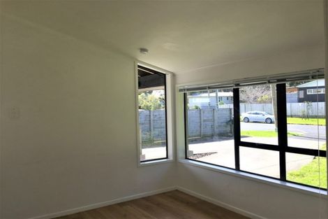Photo of property in 213 Portage Road, Green Bay, Auckland, 0604
