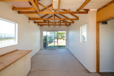 Photo of property in 99 The Esplanade, Westshore, Napier, 4110