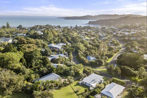 Photo of property in 34 Ocean Road, Surfdale, Waiheke Island, 1081