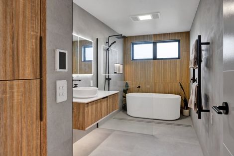 Photo of property in 66 Flint Road West, Stratford, 4332