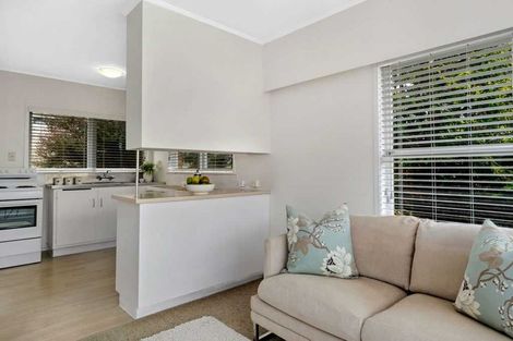 Photo of property in 1/58 Arran Road, Browns Bay, Auckland, 0630