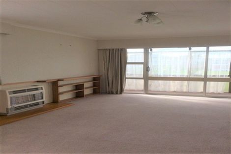 Photo of property in 40 Karaka Crescent, Levin, 5510