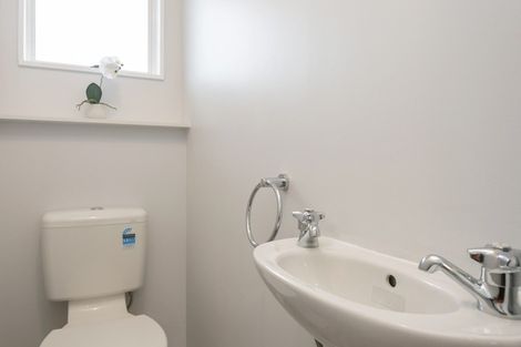 Photo of property in 10 Wembley Place, Richmond Heights, Taupo, 3330