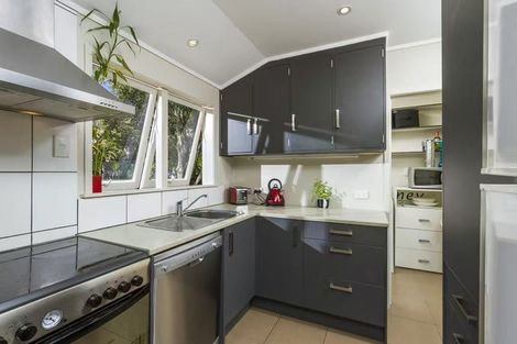 Photo of property in 12 Halberg Street, Glenfield, Auckland, 0629