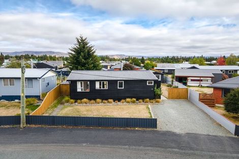 Photo of property in 27 Sealy Street, Twizel, 7901