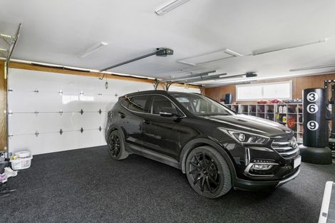 Photo of property in 5 Lens Way, Acacia Bay, Taupo, 3385