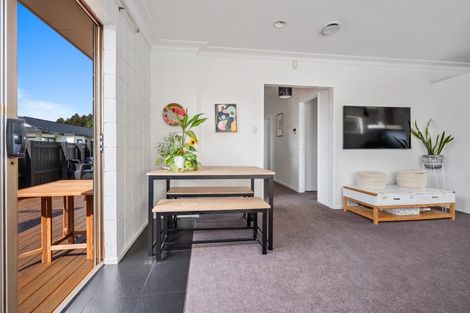 Photo of property in 1/36 Moore Street, Hillcrest, Auckland, 0627