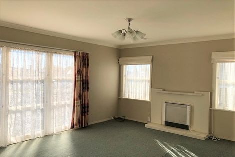 Photo of property in 6 Karaka Crescent, Levin, 5510