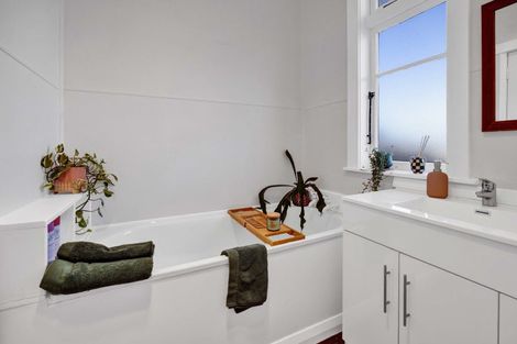 Photo of property in 45 Vogel Street, Hawera, 4610