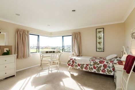 Photo of property in 187 Ruapehu Drive, Fitzherbert, Palmerston North, 4410