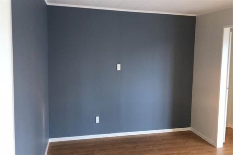 Photo of property in 30 Silverstone Place, Henderson, Auckland, 0612