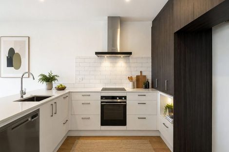Photo of property in 4 Wintergarden Avenue, Rosehill, 2113
