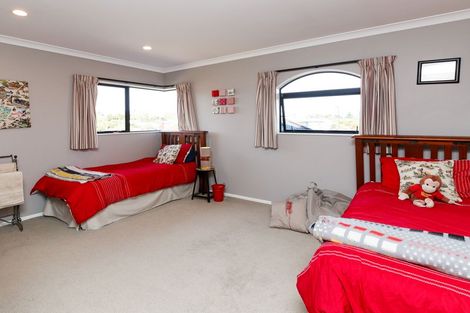 Photo of property in 187 Ruapehu Drive, Fitzherbert, Palmerston North, 4410