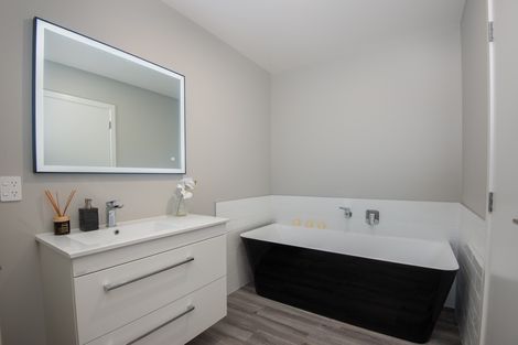 Photo of property in 17 Rodeo Place, Outram, 9019