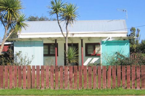 Photo of property in 24 Jenks Street, Foxton, 4814