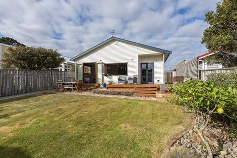 Photo of property in 37 Athens Street, Miramar, Wellington, 6022