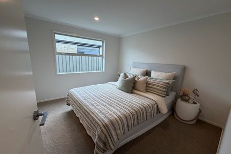 Photo of property in 23 Hammick Crescent, Pyes Pa, 3112