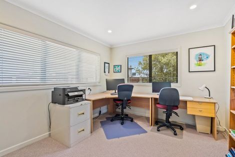 Photo of property in 16 Fred Carr Place, One Tree Point, 0118