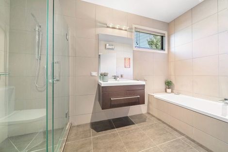 Photo of property in 38 Rere Road, Lake Hayes, Queenstown, 9304