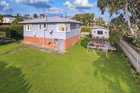 Photo of property in 1a Corrella Road, Belmont, Auckland, 0622