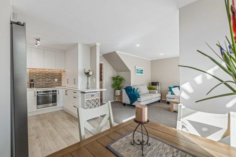 Photo of property in 15/61a Birkdale Road, Birkdale, Auckland, 0626