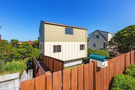 Photo of property in 8 Morere Street, Titahi Bay, Porirua, 5022