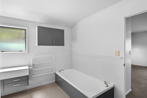 Photo of property in 1/311 Glenfield Road, Glenfield, Auckland, 0629