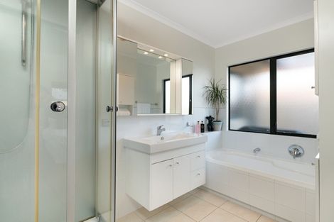 Photo of property in 308 Gravatt Road, Papamoa Beach, Papamoa, 3118