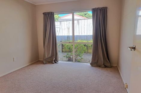 Photo of property in 9 Harbour Lights Close, West Harbour, Auckland, 0618