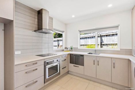 Photo of property in 83 Fernhill Way, Oteha, Auckland, 0632